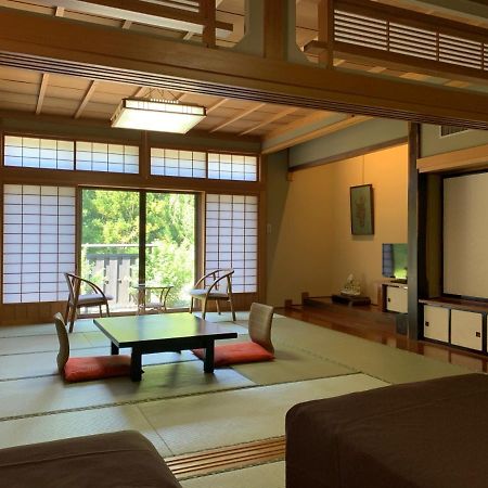 Hôtel Yamanosho à Yuzawa  Extérieur photo