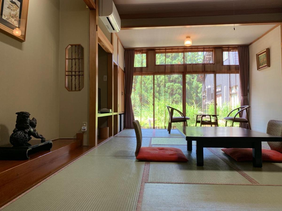 Hôtel Yamanosho à Yuzawa  Extérieur photo